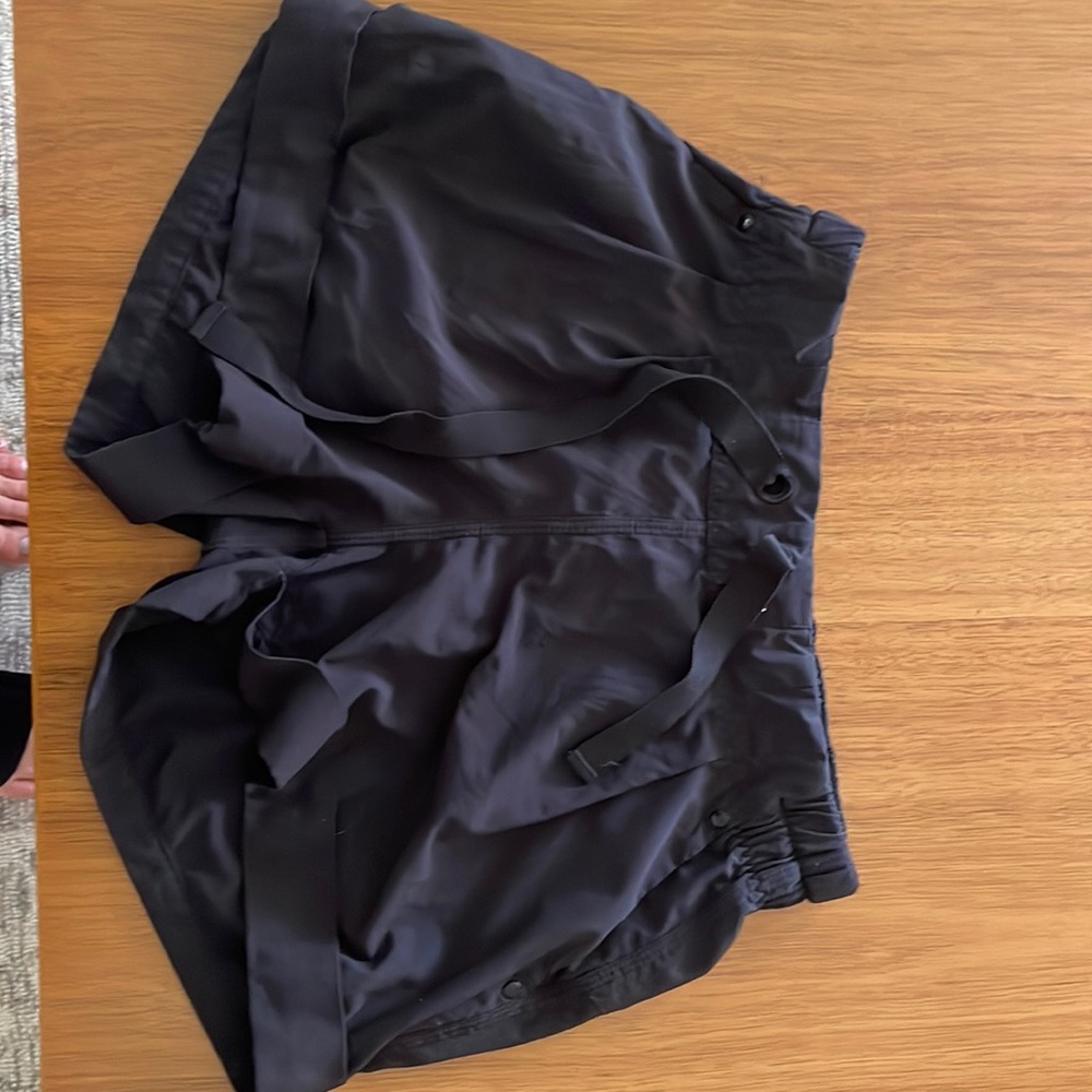 Lulu lemon shorts with pockets